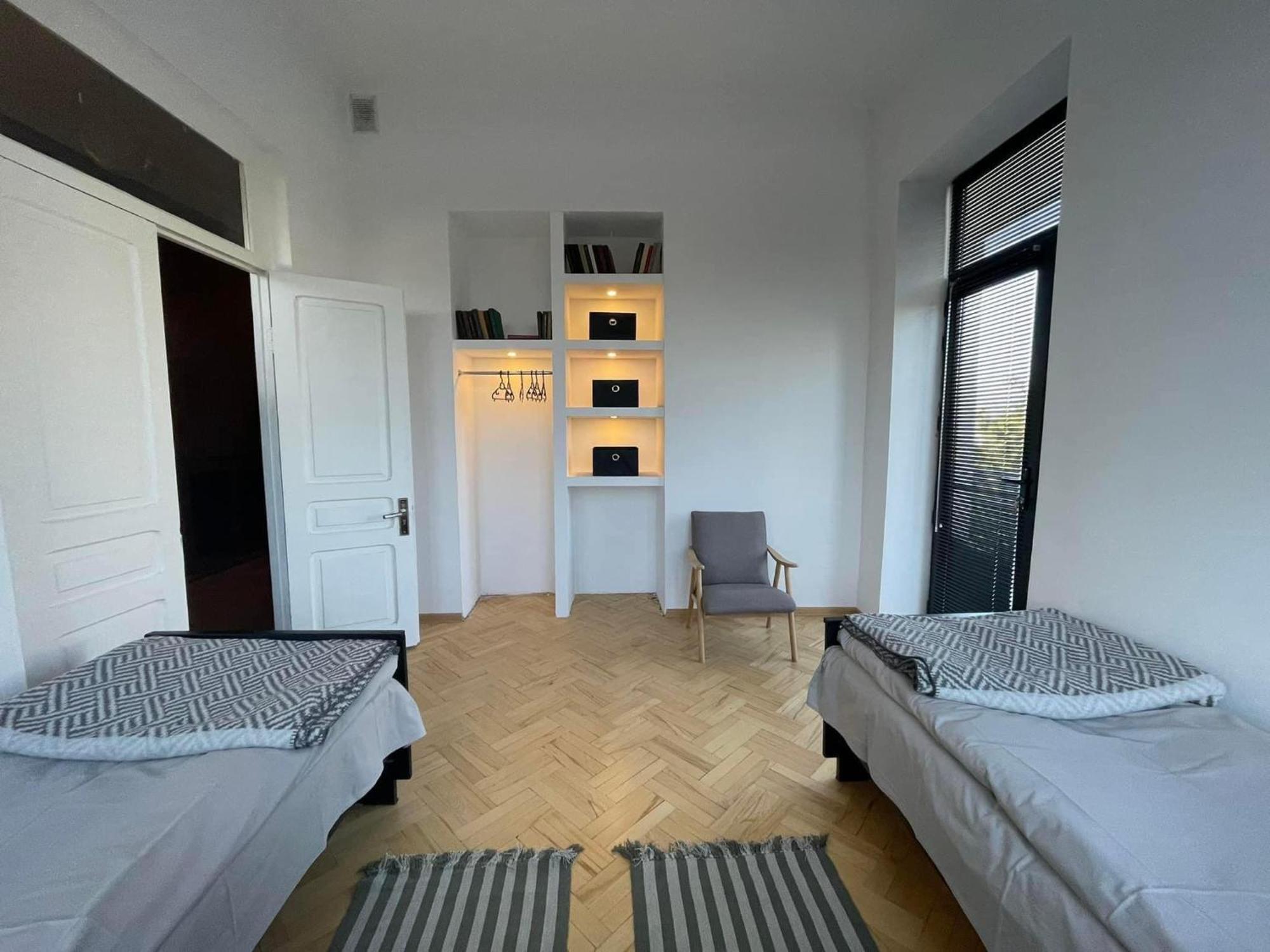 Twins Guest House Телави Экстерьер фото