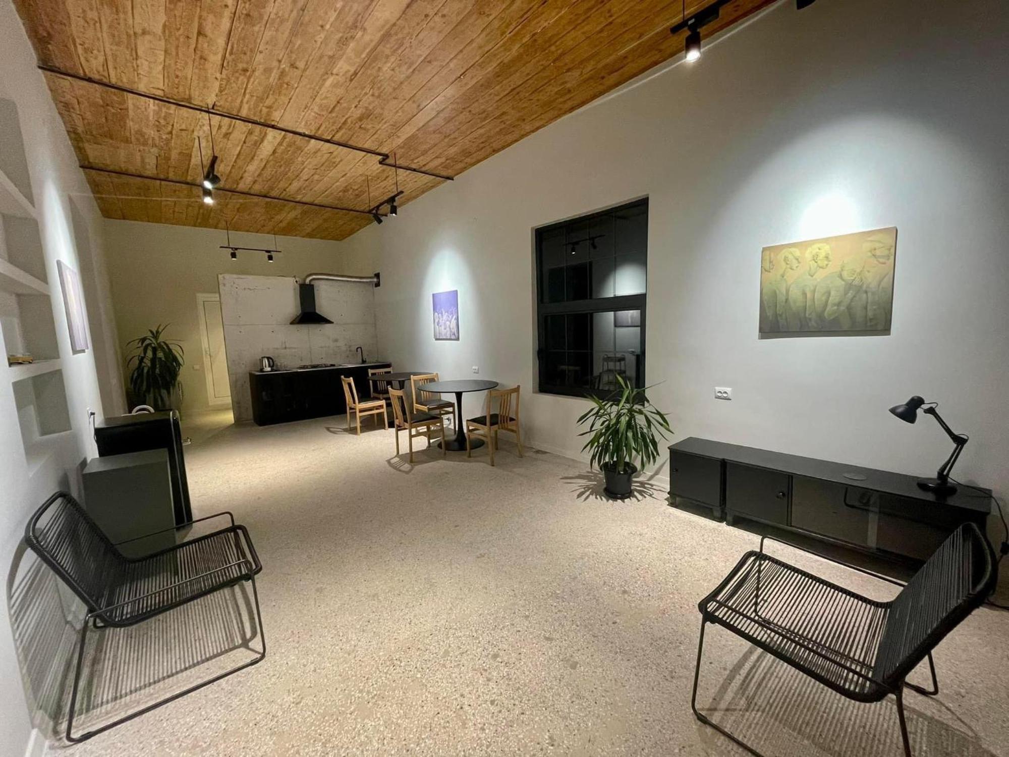 Twins Guest House Телави Экстерьер фото