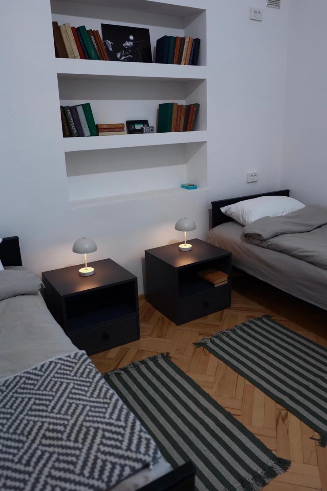 Twins Guest House Телави Экстерьер фото