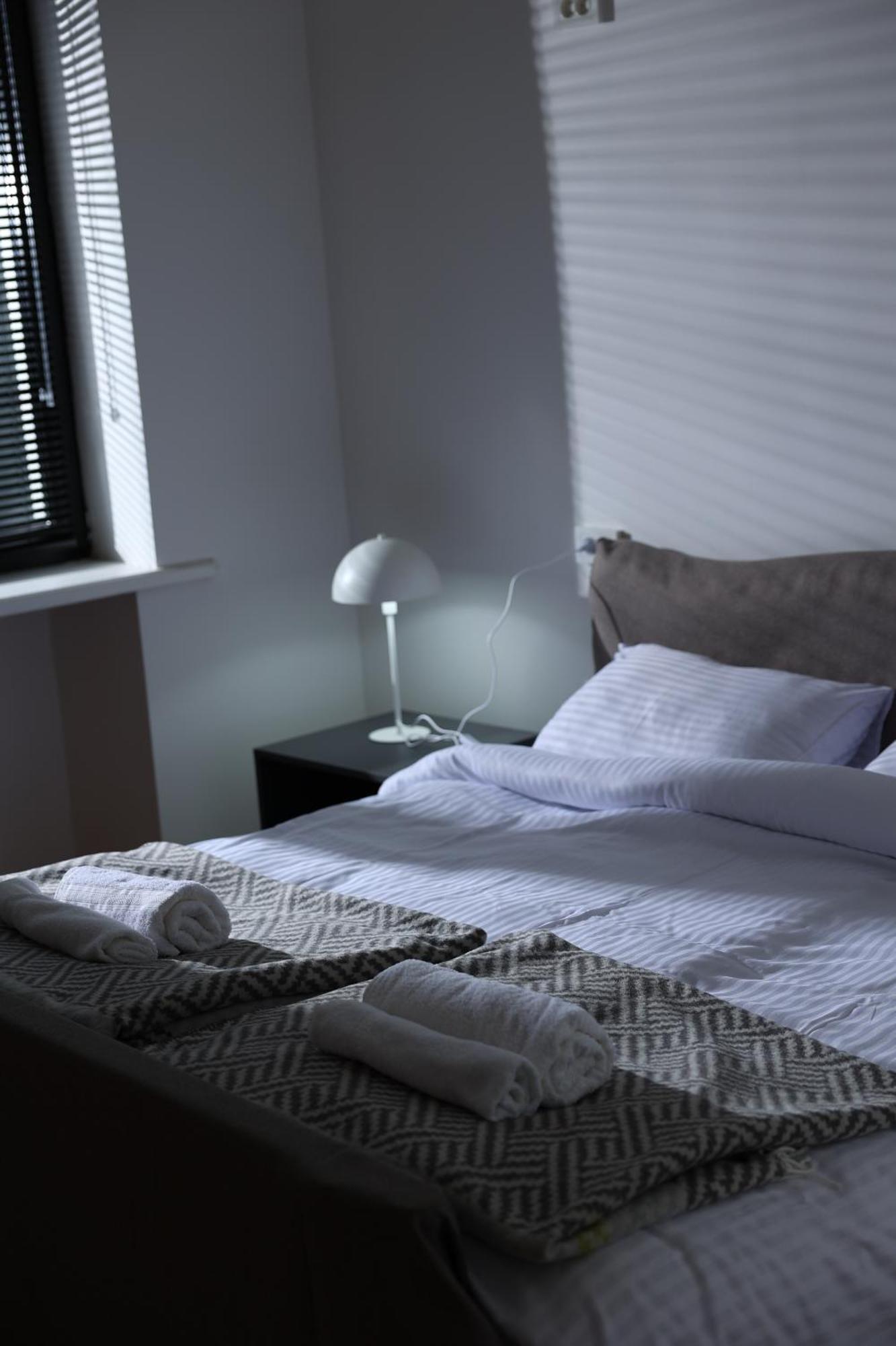 Twins Guest House Телави Экстерьер фото